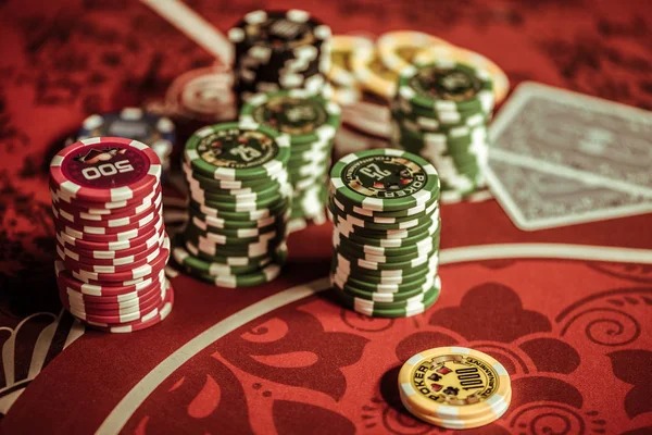 Live dealer table on lotto results showing multiple camera angles and player chat interface